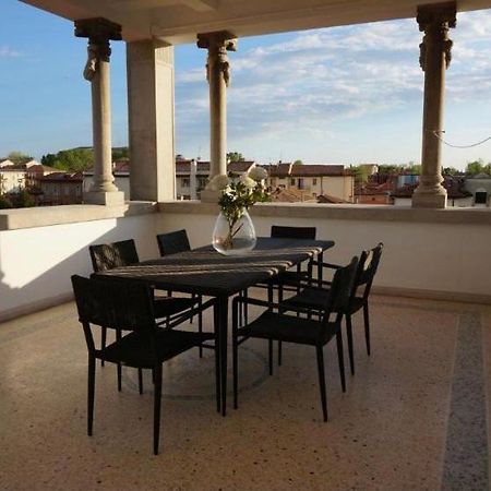 Stylish Penthouse Apartment In Venice Lido, 10 Minutes From Saint Marks Square Venedigs Lido Eksteriør billede