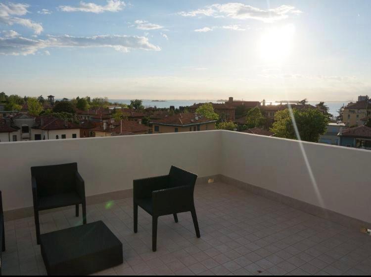 Stylish Penthouse Apartment In Venice Lido, 10 Minutes From Saint Marks Square Venedigs Lido Eksteriør billede