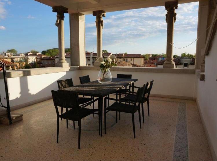 Stylish Penthouse Apartment In Venice Lido, 10 Minutes From Saint Marks Square Venedigs Lido Eksteriør billede
